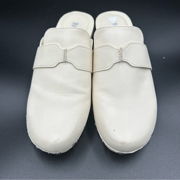 MIA ‎ Cream Clogs Sz 6.5 - Picture 2 of 9